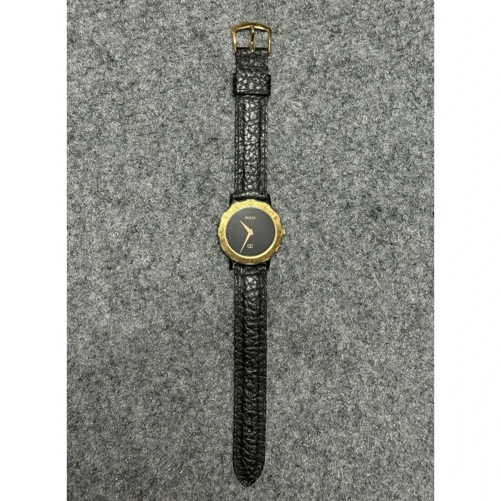 Gucci Wristwatch Mens Black Gold Vintage 13 3200 218 GG Logo Luxury Classic